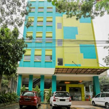 Reddoorz Plus Near Pantai Losari Makassar Dış mekan fotoğraf