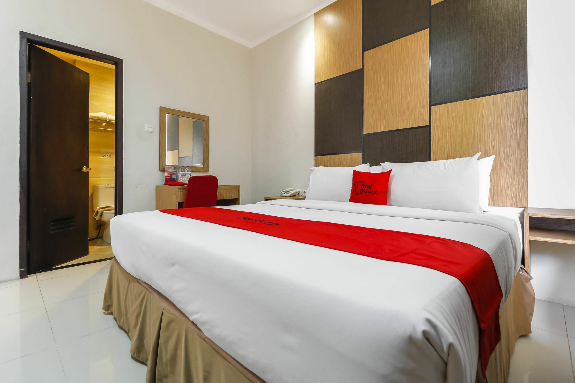 Reddoorz Plus Near Pantai Losari Makassar Dış mekan fotoğraf