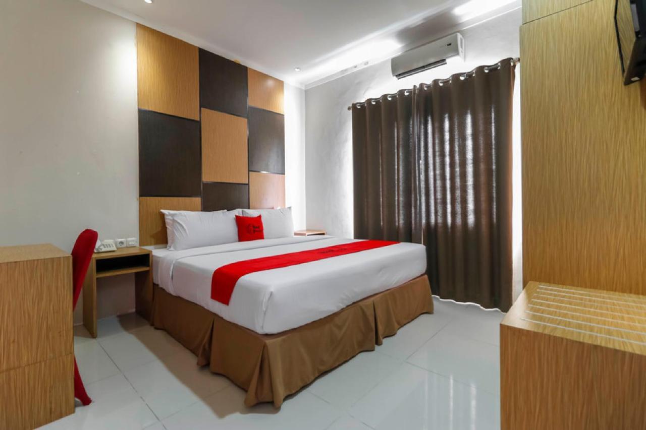 Reddoorz Plus Near Pantai Losari Makassar Dış mekan fotoğraf