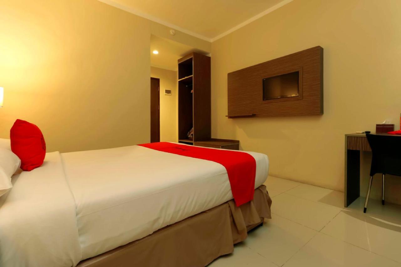 Reddoorz Plus Near Pantai Losari Makassar Dış mekan fotoğraf