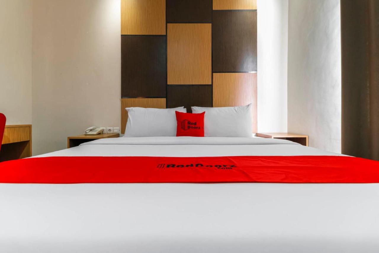 Reddoorz Plus Near Pantai Losari Makassar Dış mekan fotoğraf